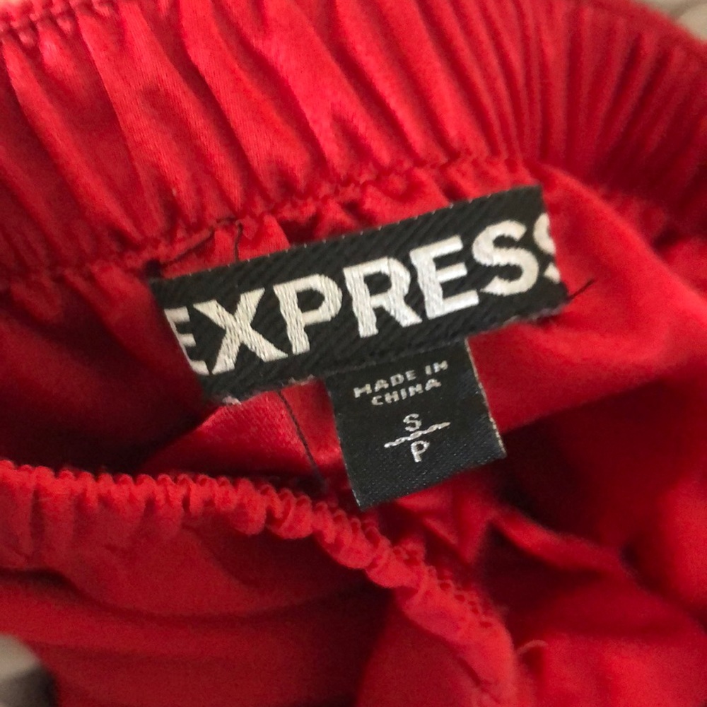 EXPRESS RED RUFFLED ROMPER - Picture 4 of 5